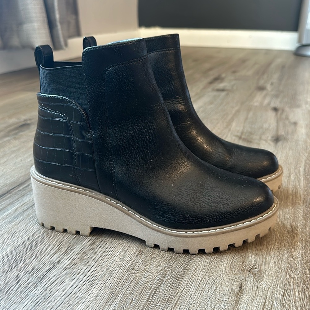 DV by Dolce Vita Rielle Booties